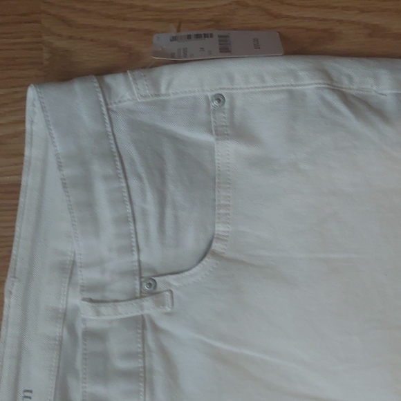 White denim, capri, size 24 - Picture 2 of 9